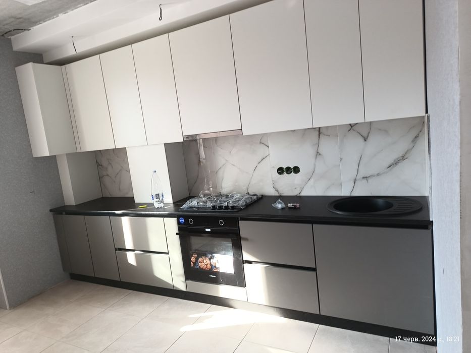 Монтаж перегородки, двері, плінтус, меблі