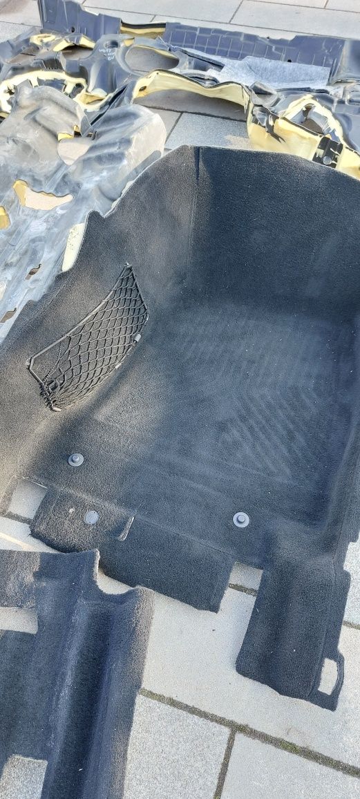 Mercedes E W 213 komplet dywan kierowca pasażer wygłuszenie