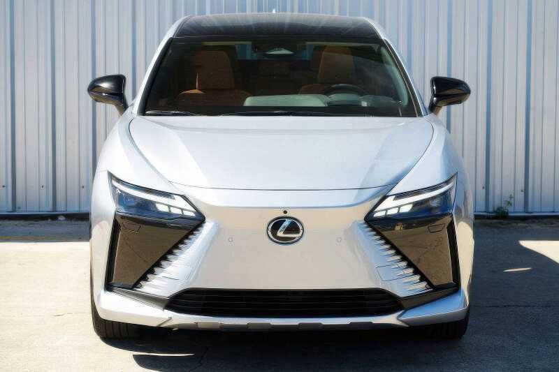 2023 Lexus RZ 450e Luxury