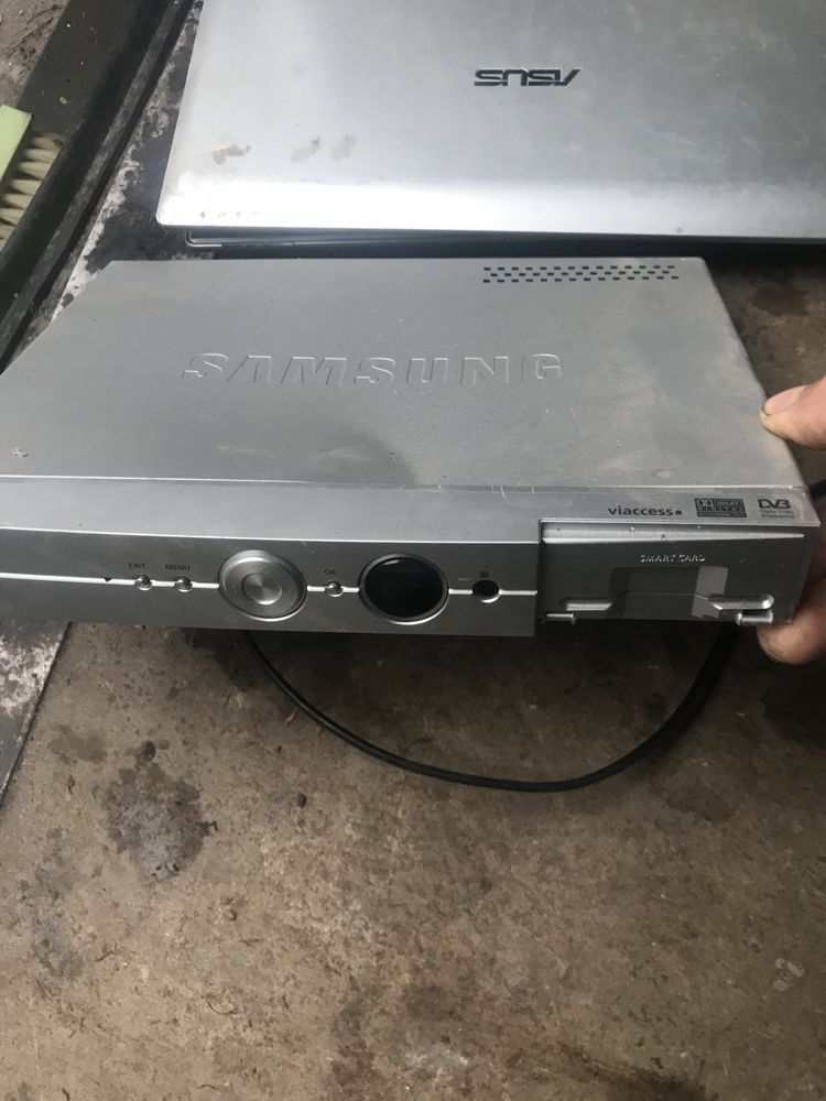 Продам  відіо магнітофон, ноутбук та dvd