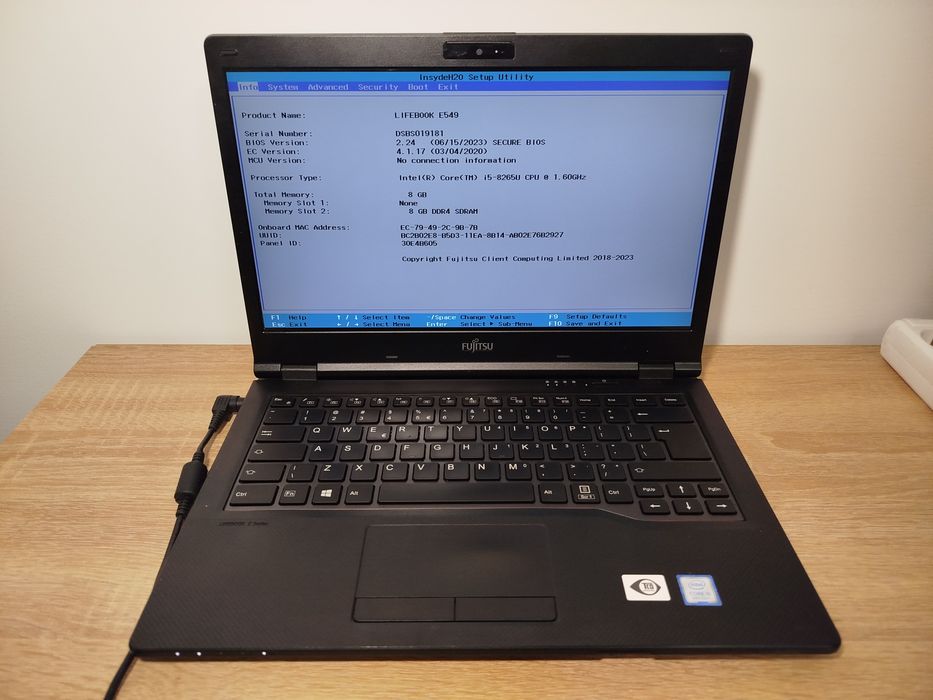 Fujitsu ME14B i5-8Gen jest ok