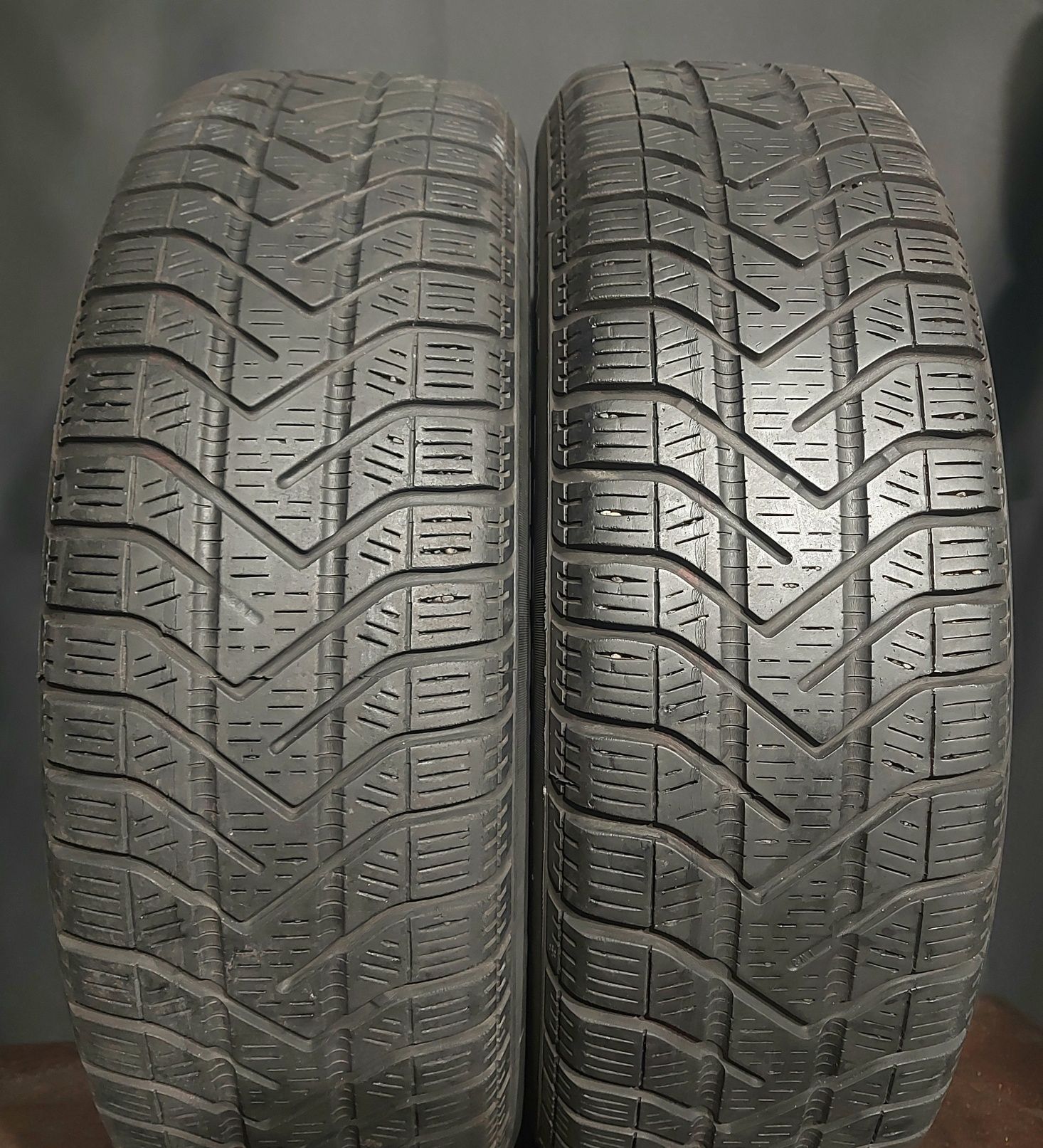 2x 175/65R15 Pirelli SnowControl Serie 3  Winter 190