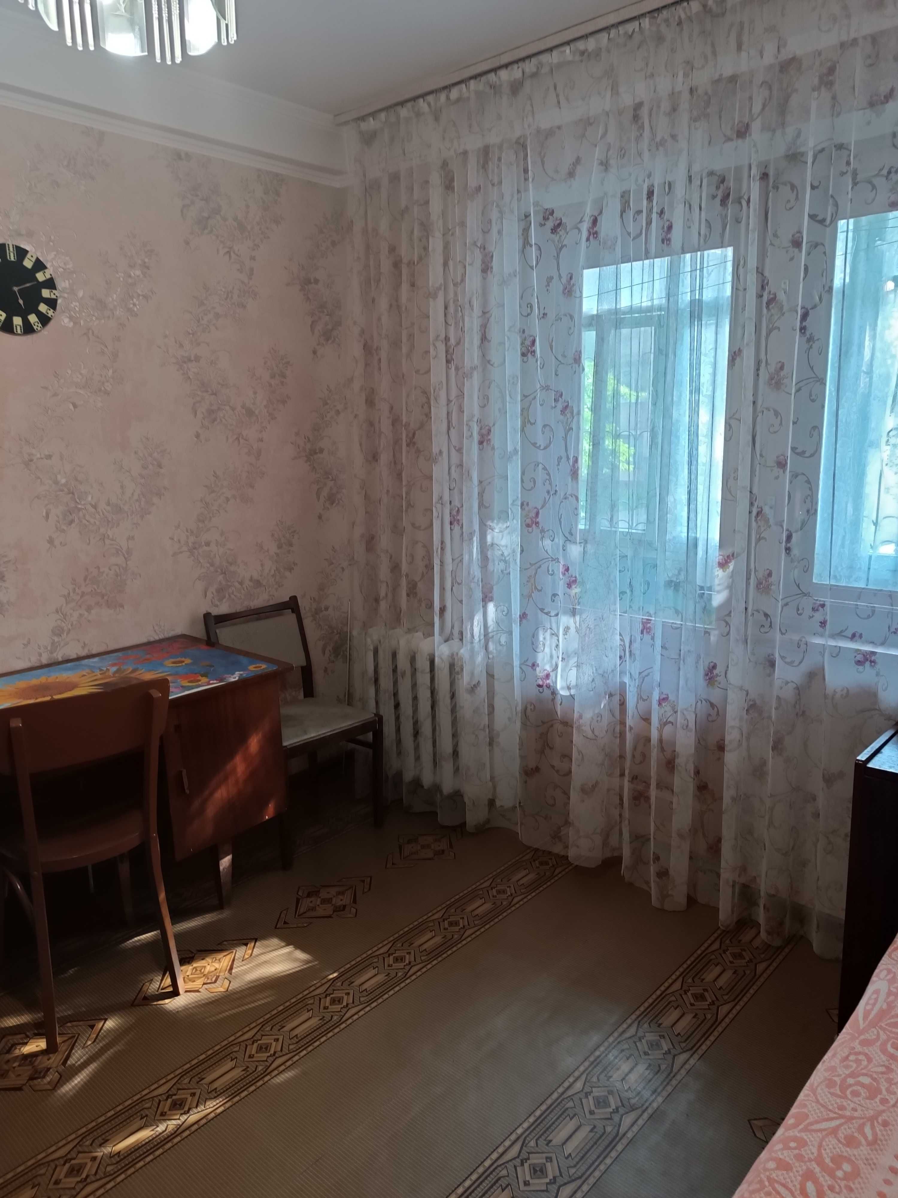 Пропоную  кімнату в 2- кім.  квартирі біля швидкісного трамваю