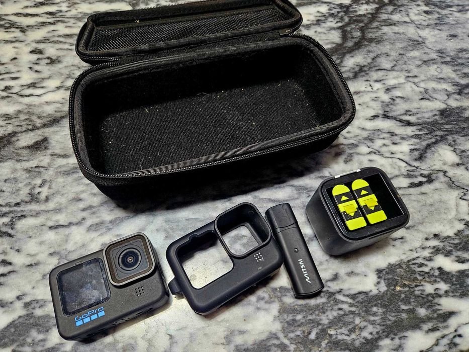 GoPro 11 - black - with accessories