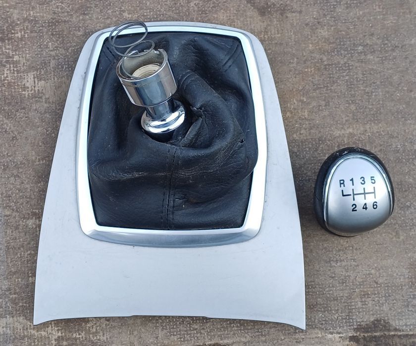 Kompletna skrzynia biegów na przekładkę Ford Kuga Mk 1 , AV4R-7002-AA