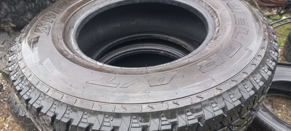 Гума 235 75 r15 bridgestone