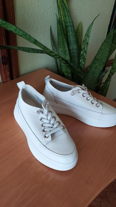 Слипоны красовки белые