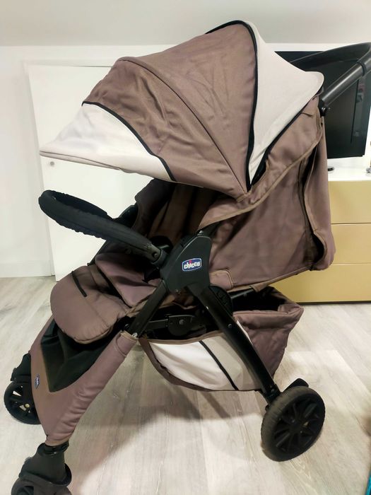 Carrinho de passeio Chicco + ovo e suporte para automóvel