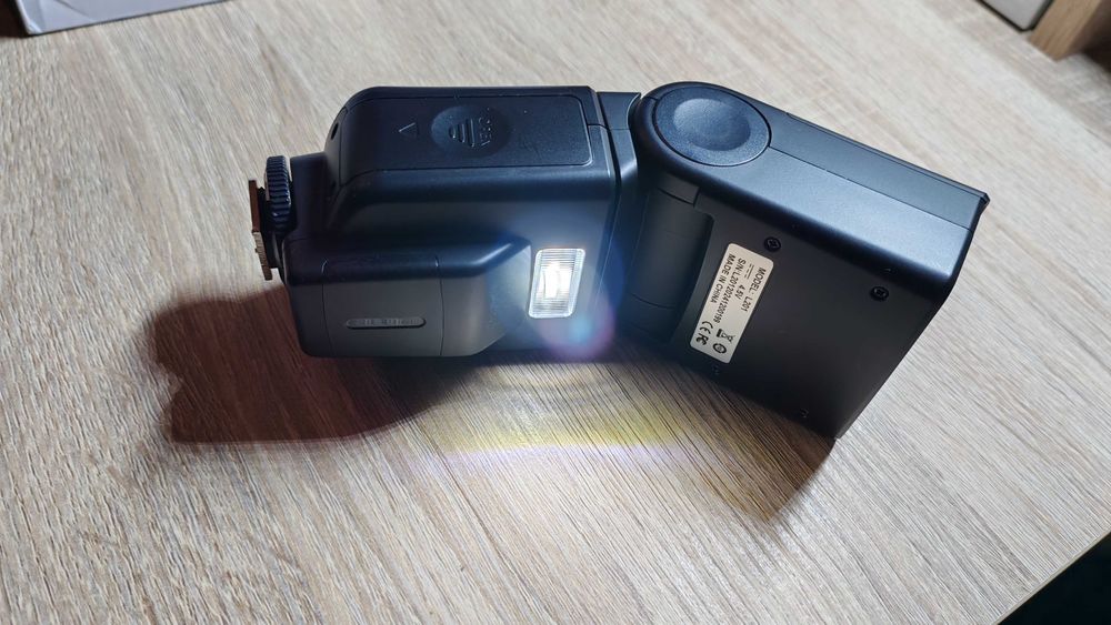 Flash Universal marca Andoer GN40 novo a estrear