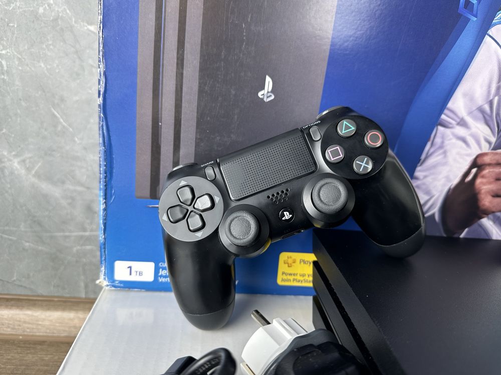 Консоль Sony PlayStation 4 Pro 1tb 3 ревізія 1 джойстик + гра