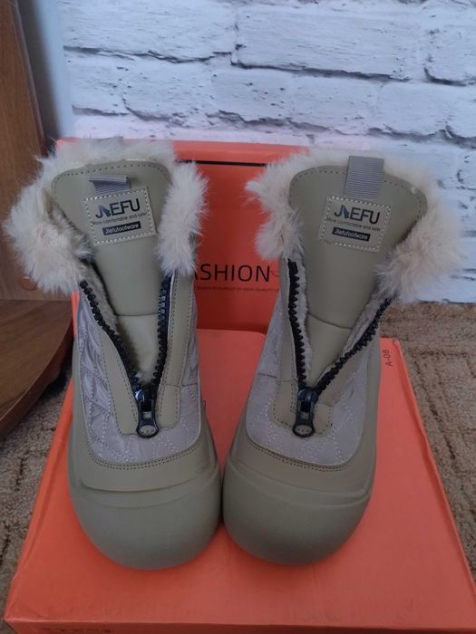 Nowe ocieplane buty z kożuszkiem