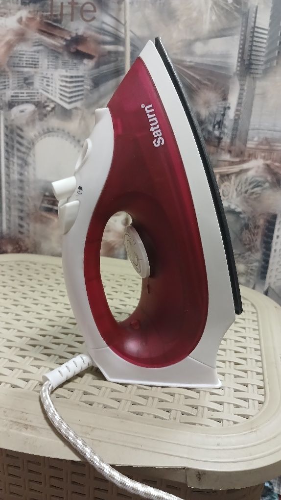 Праска Saturn 1600Вт