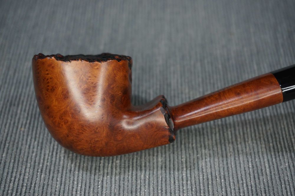 Cachimbo de forma original, ELYSEE, hand made, em urze (França)