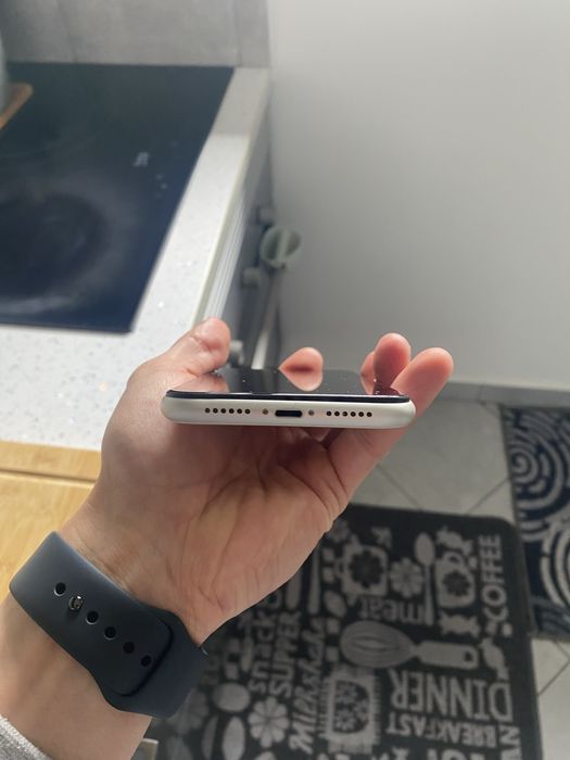 Iphone 11 64GB (BRANCO)