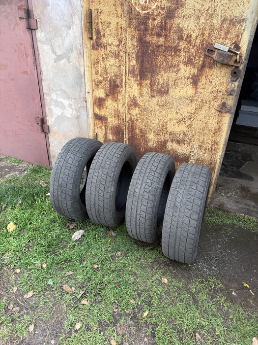 Зимові шини 215/65 r16 Bridgestone