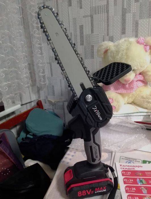 Tesoura elétrica poda ou serra