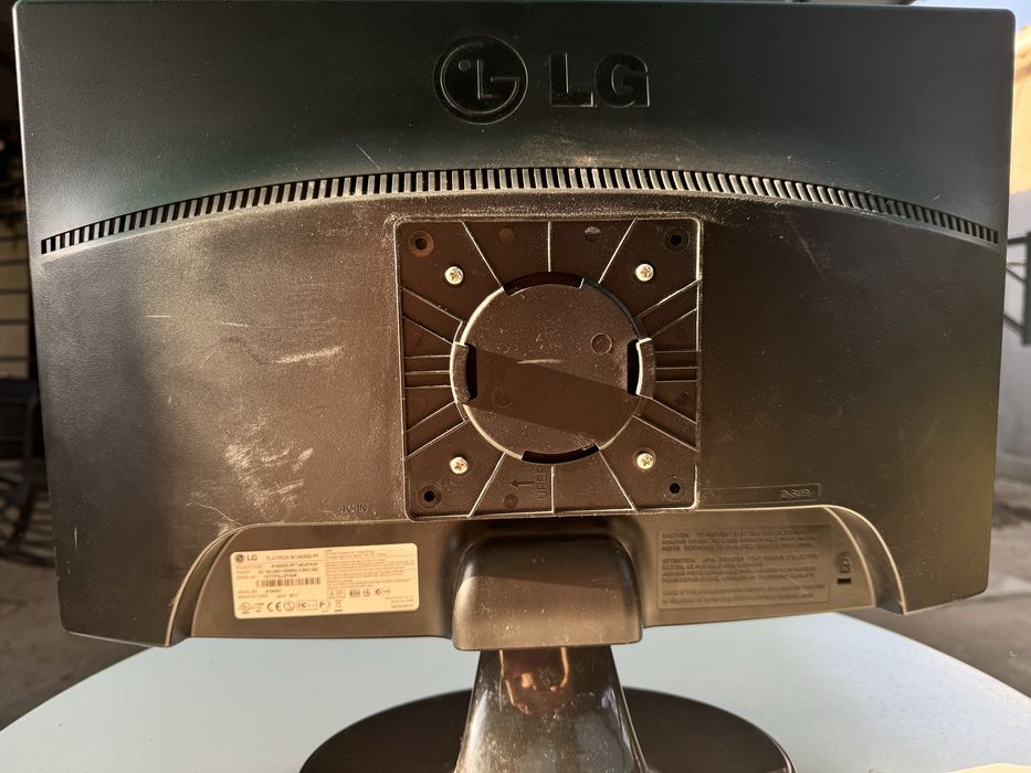 Монітор LG Flatron 19 дюймів/LCD