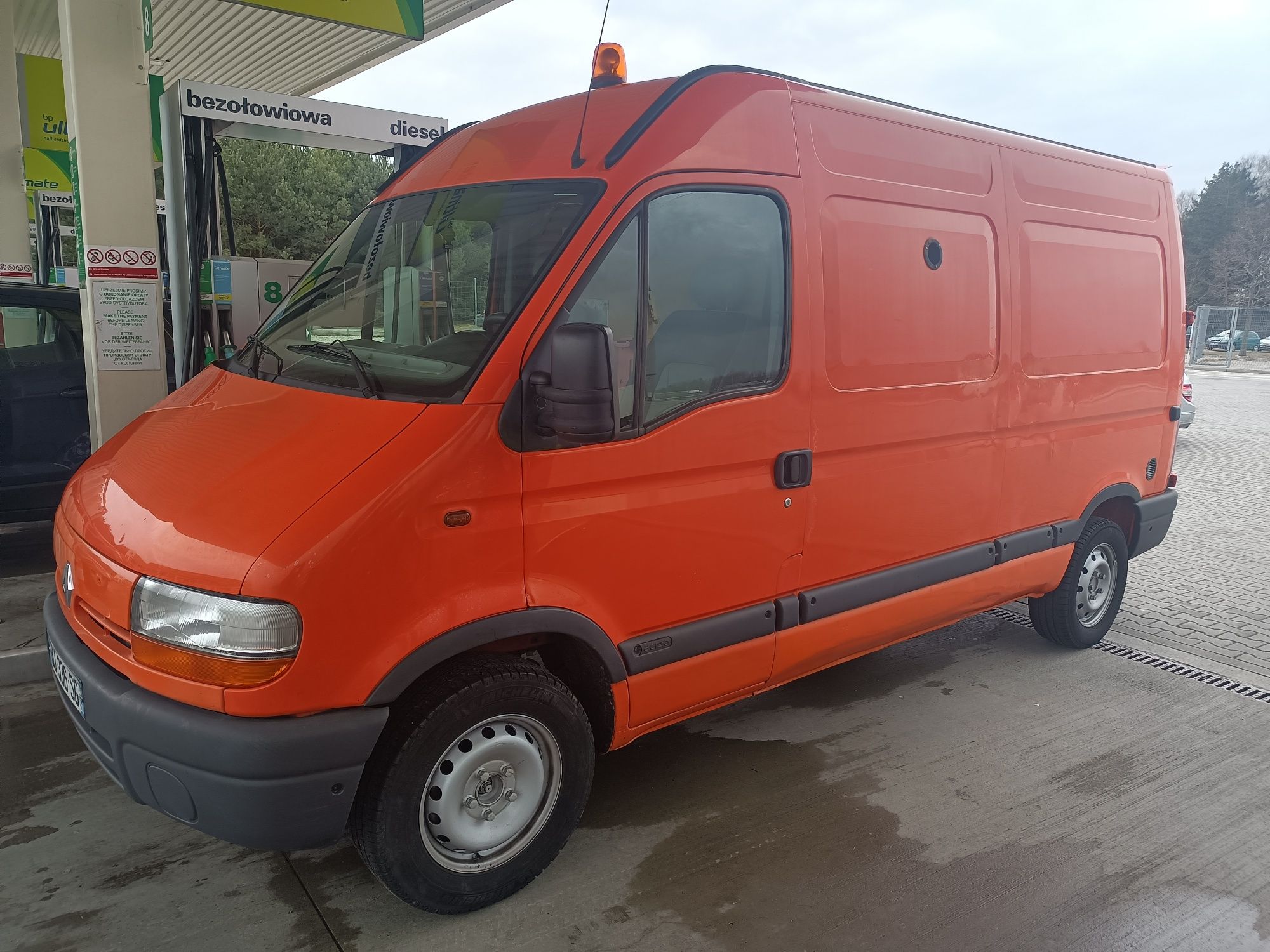 Wynajem busa wypożyczalnia aut dostawczych od 100zł do 150zł