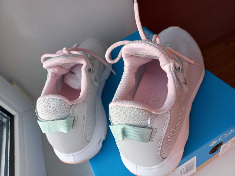 Columbia жіночі кросівки