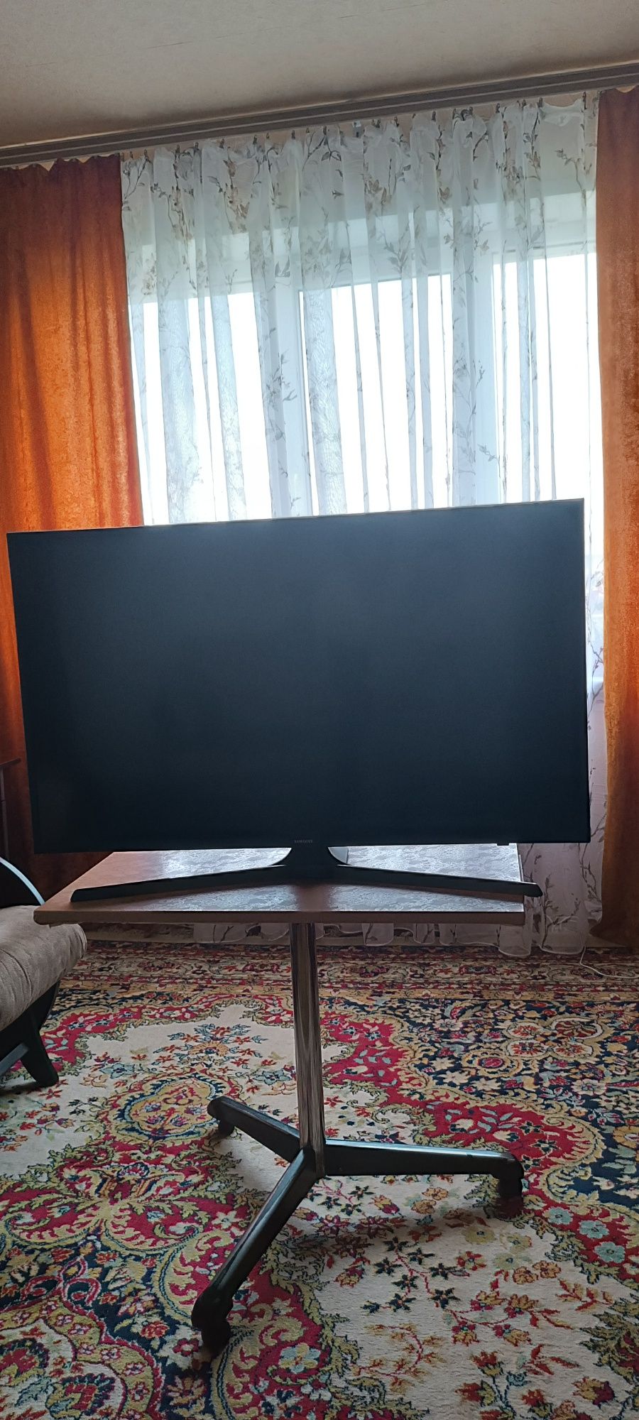 Телевизор sumsung UE40KU6000W