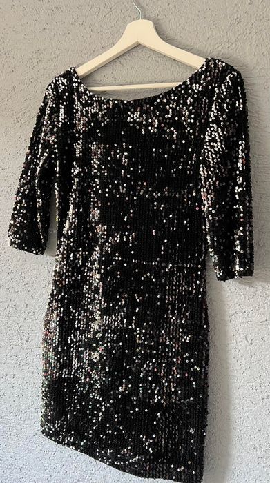 Czarna sukienka z cekinami Esmara by Heidi Klum