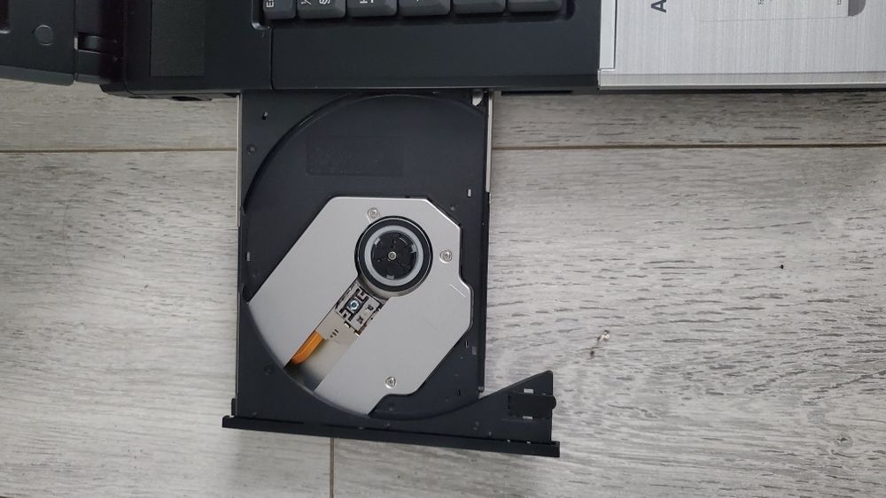 Ноутбук під ремонт або на запчастини.