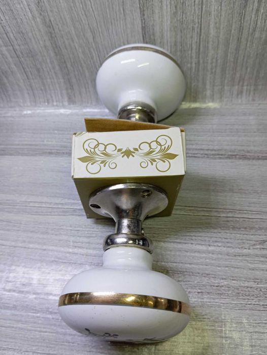 Biała porcelanowa gałka klamka do drzwi ENTER EXIT