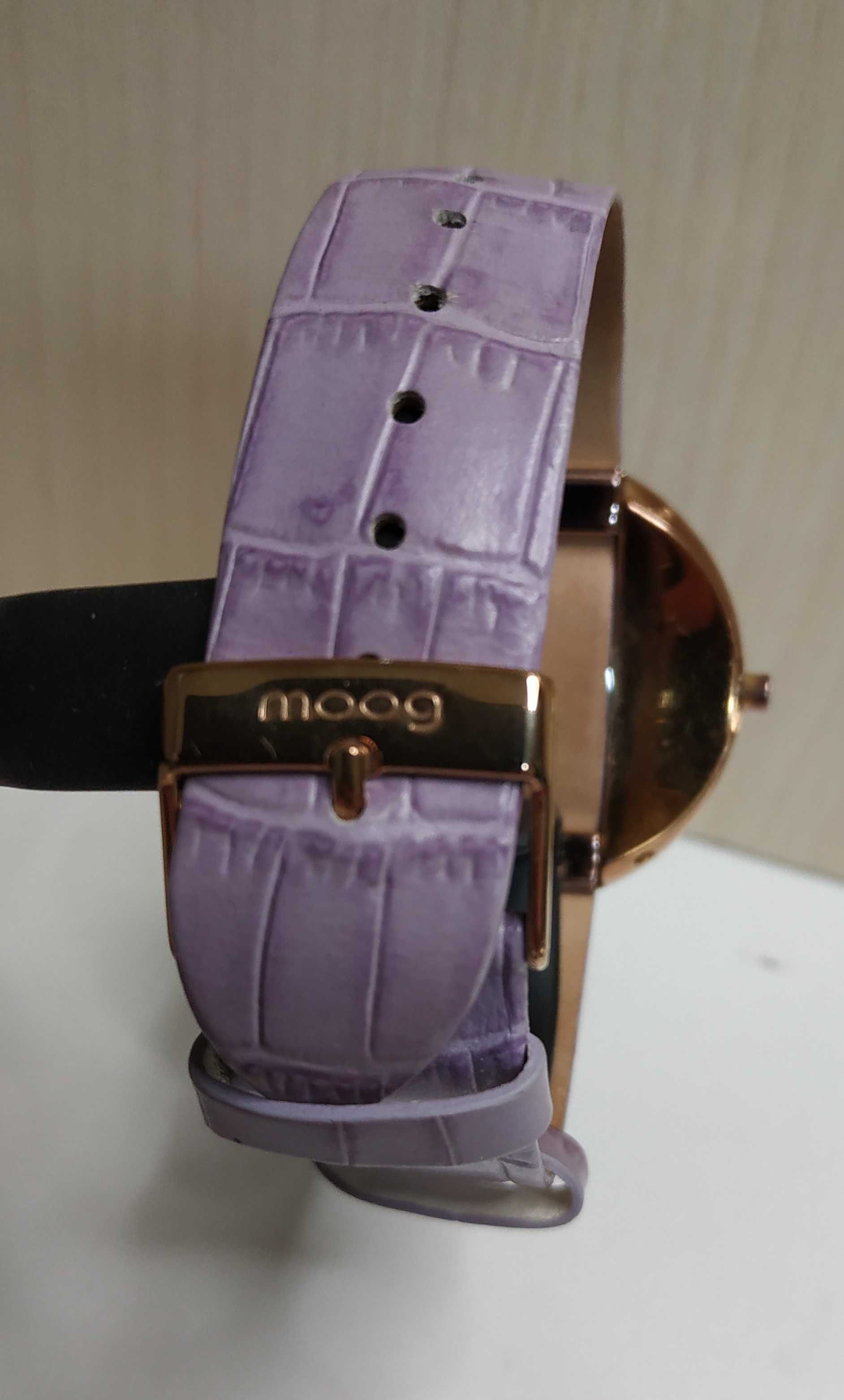 Женские наручные часы MOOG