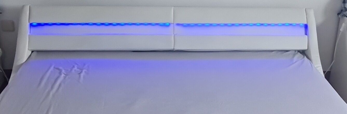 Cama de casal com Leds