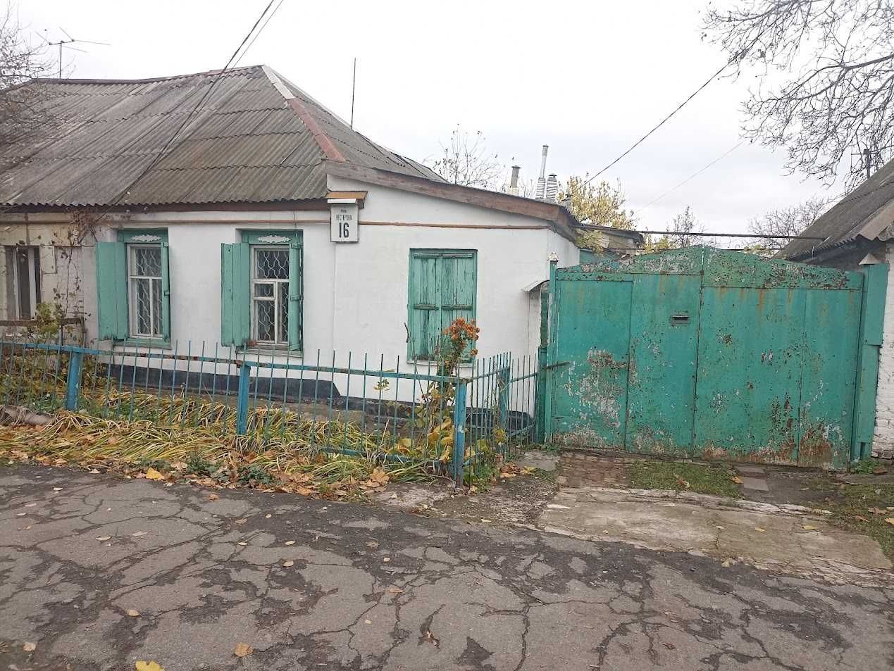 Продається частина будинку  в Чечеловському районі Дніпра.