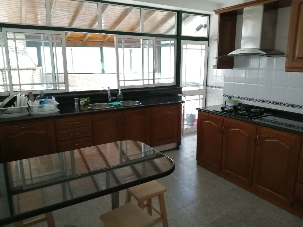 Quarto com WC privativo, para rapariga estudante