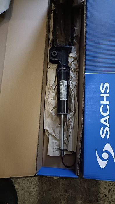 Стойки передние, амортизаторы, пневмо Touareg nf 2013 .7P6.413.032.Q.