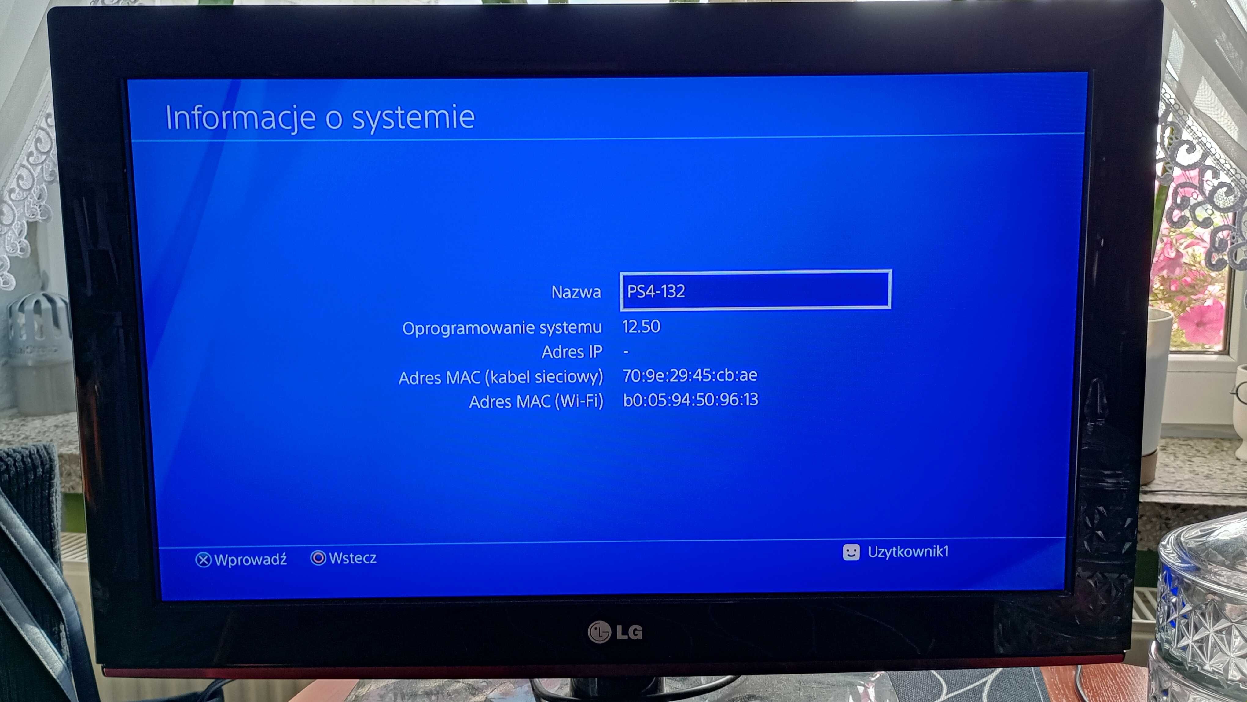 Konsola PS4 , 1 TB ,  Pad , okablowanie