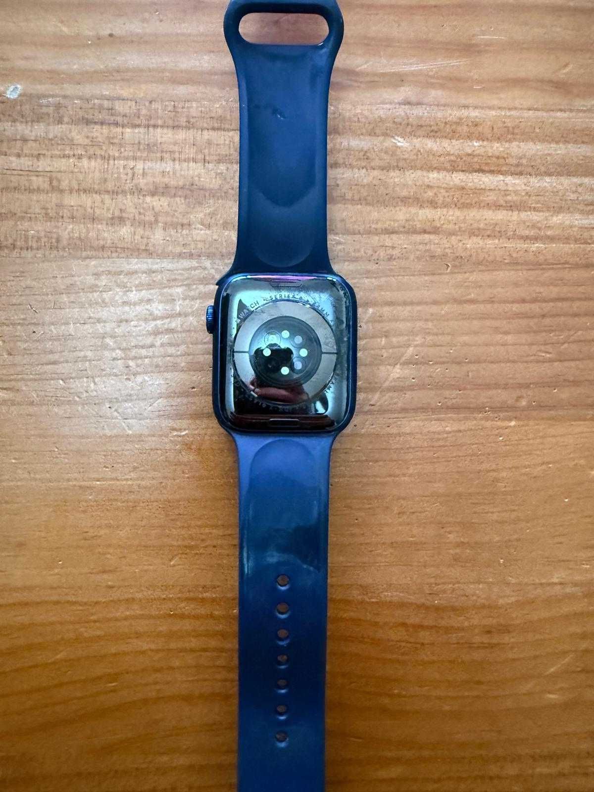 Apple Watch 6 - 44mm (2020)