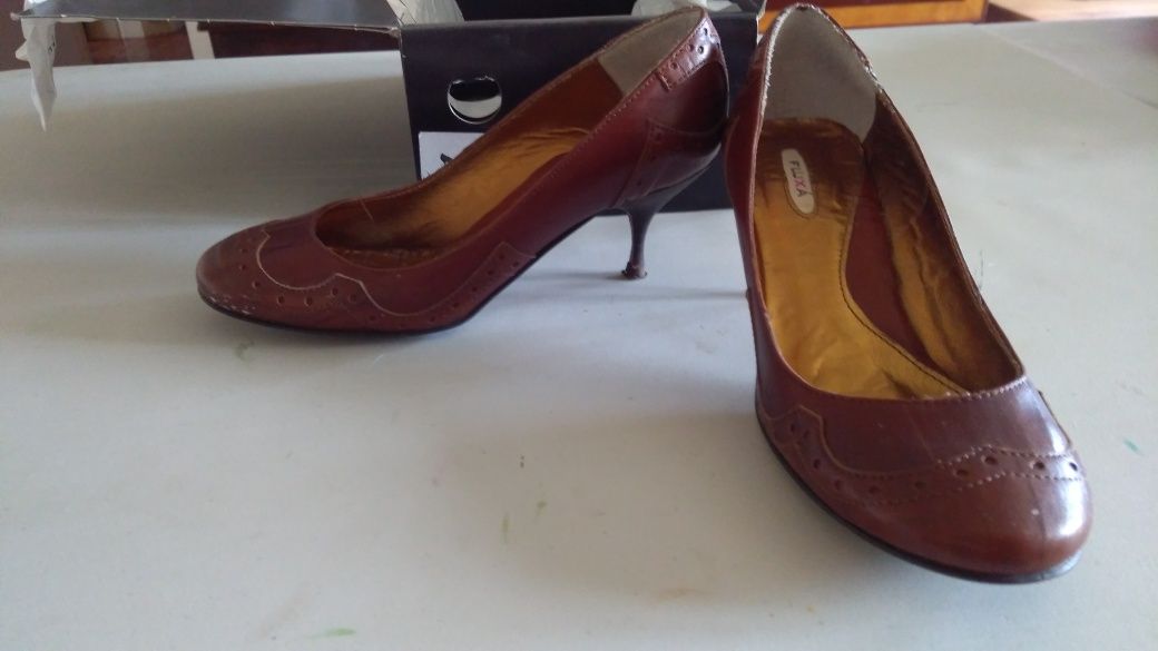 Sapatos de senhora - Fluxá - 35