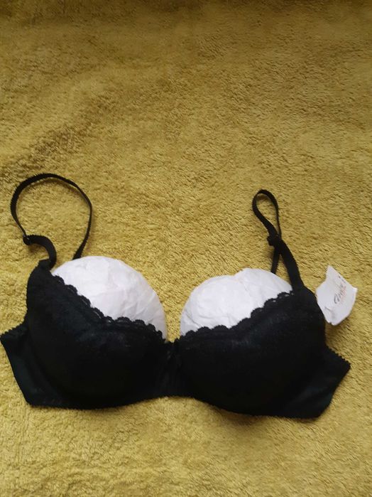 Бюстгальтер Милавица с формованной чашкой.