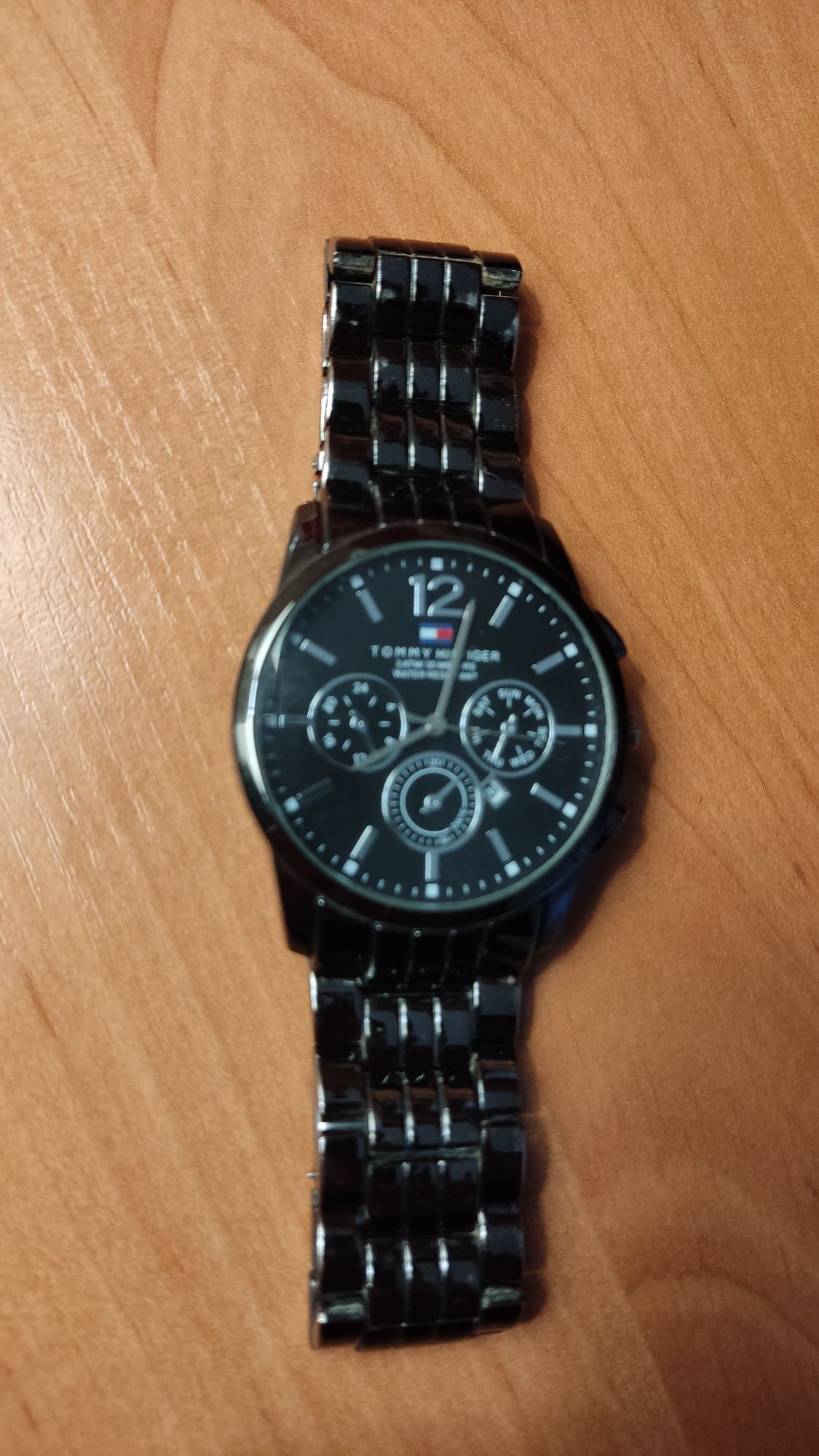 Часы Tommy Hilfiger
