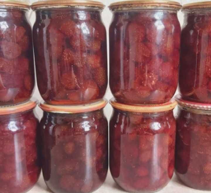 Колекційна поличка