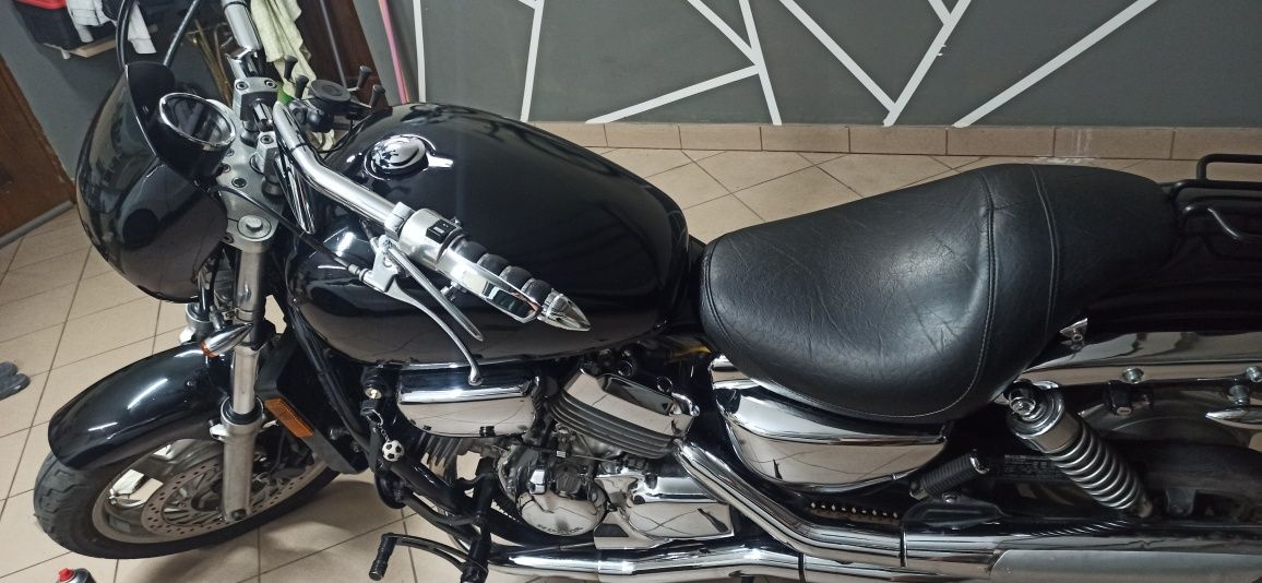 Honda Magna VF 750 C 89 KM power cruiser