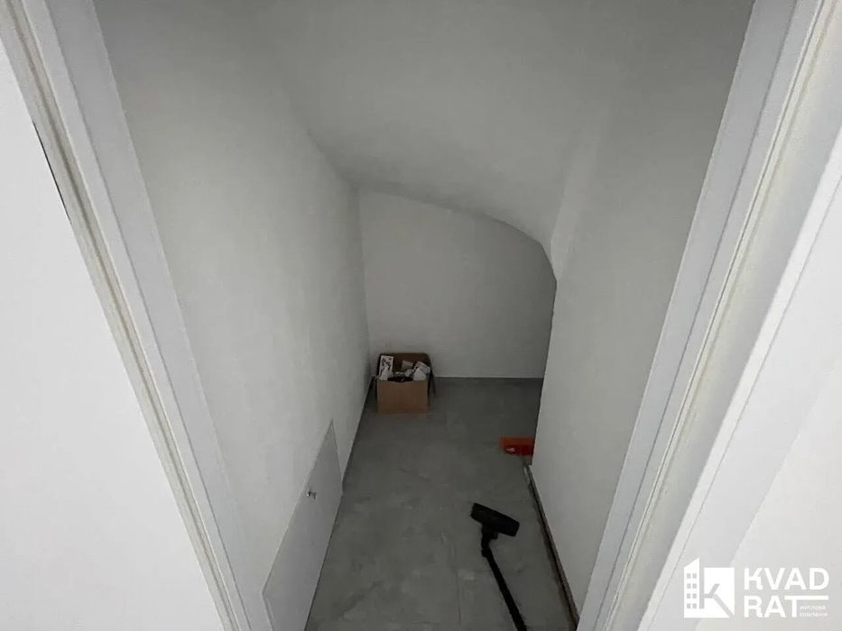 Таунхаус з готовим ремонтом у комфортному районі с. Крихівці