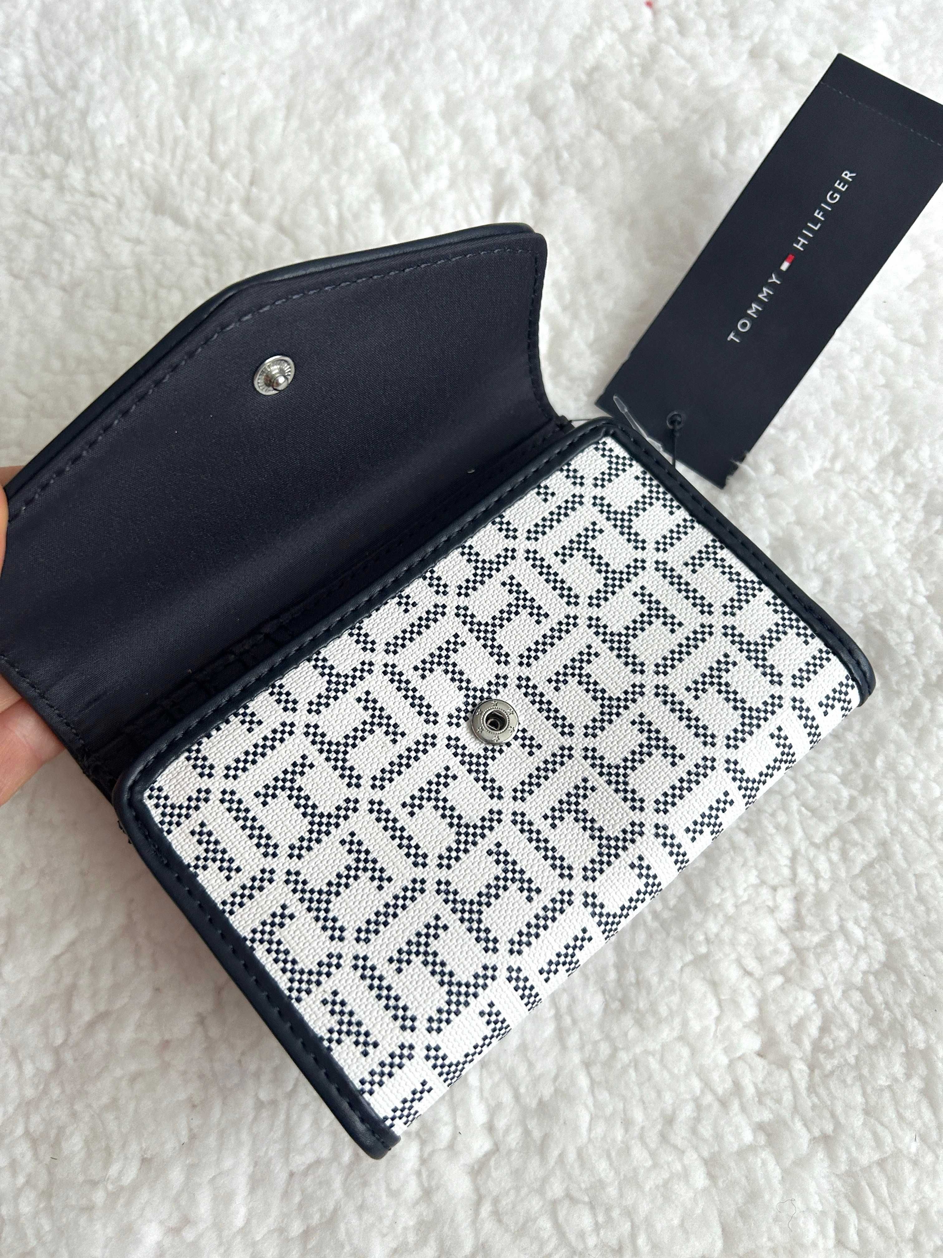 Tommy Hilfiger portfel we wzor