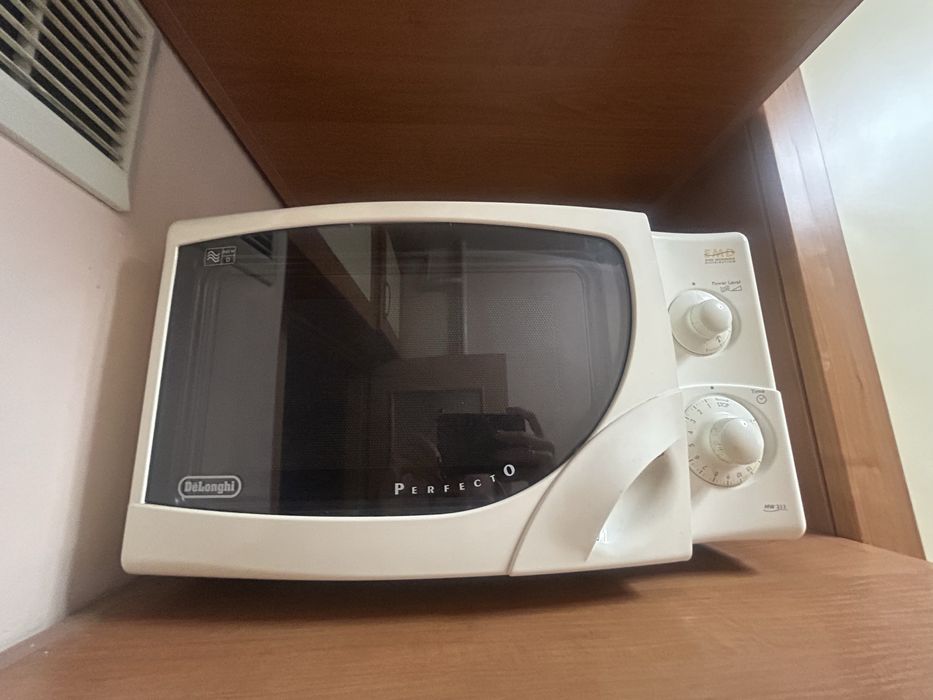 Mikrofala Delonghi