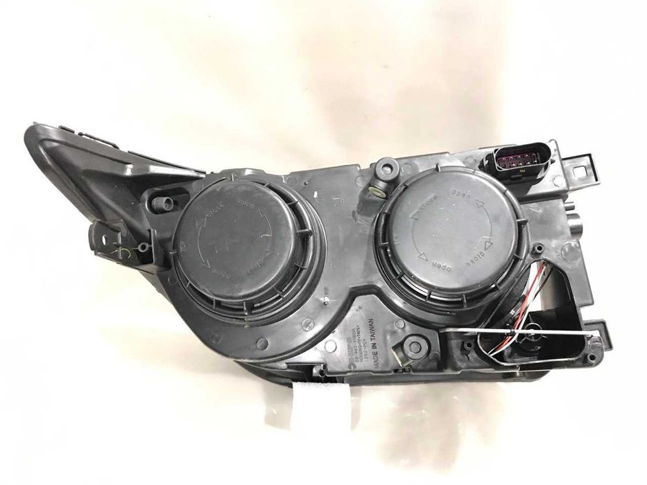 Фара права  VW Crafter.НОВА. (2006 - 2016) 441-11B5R-LDEM2