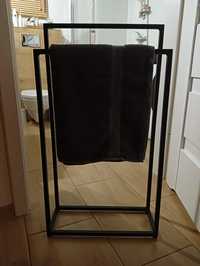 Loftowy stojak łazienkowy na ręczniki