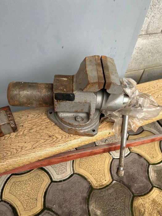 Инструмент Тиски