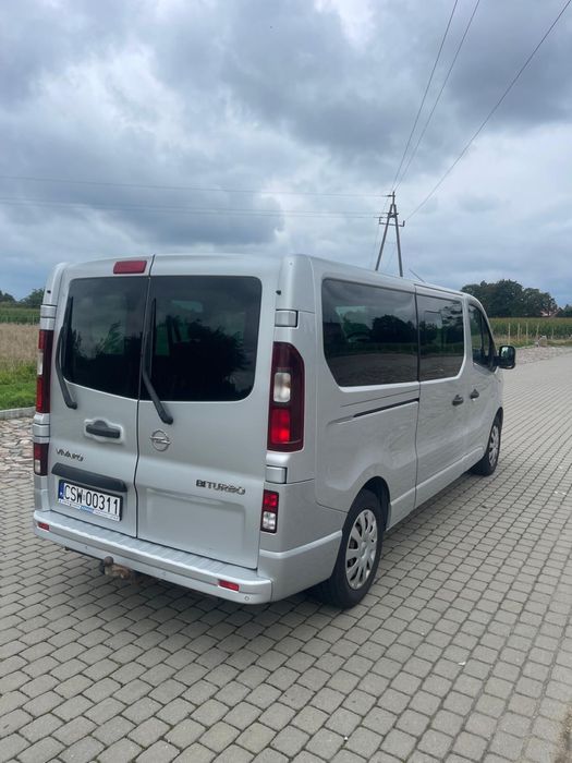 Opel VIVARO 9 osobowy
