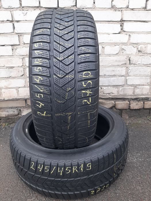 Шини б/у 245/45R19 Pirelli зима 2 шт.