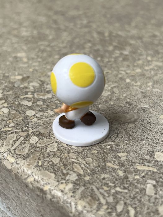 Figura Super Mário - “Yellow Toad”