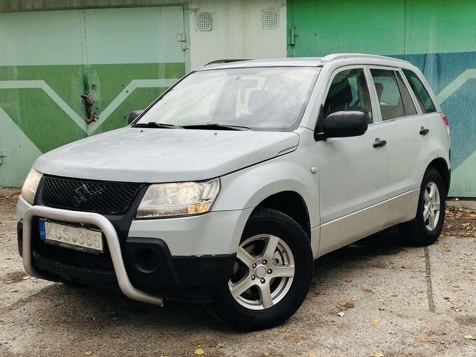 Продам Suzuki grand Vitara 2.0 4х4 полный привод в хорошем состоянии