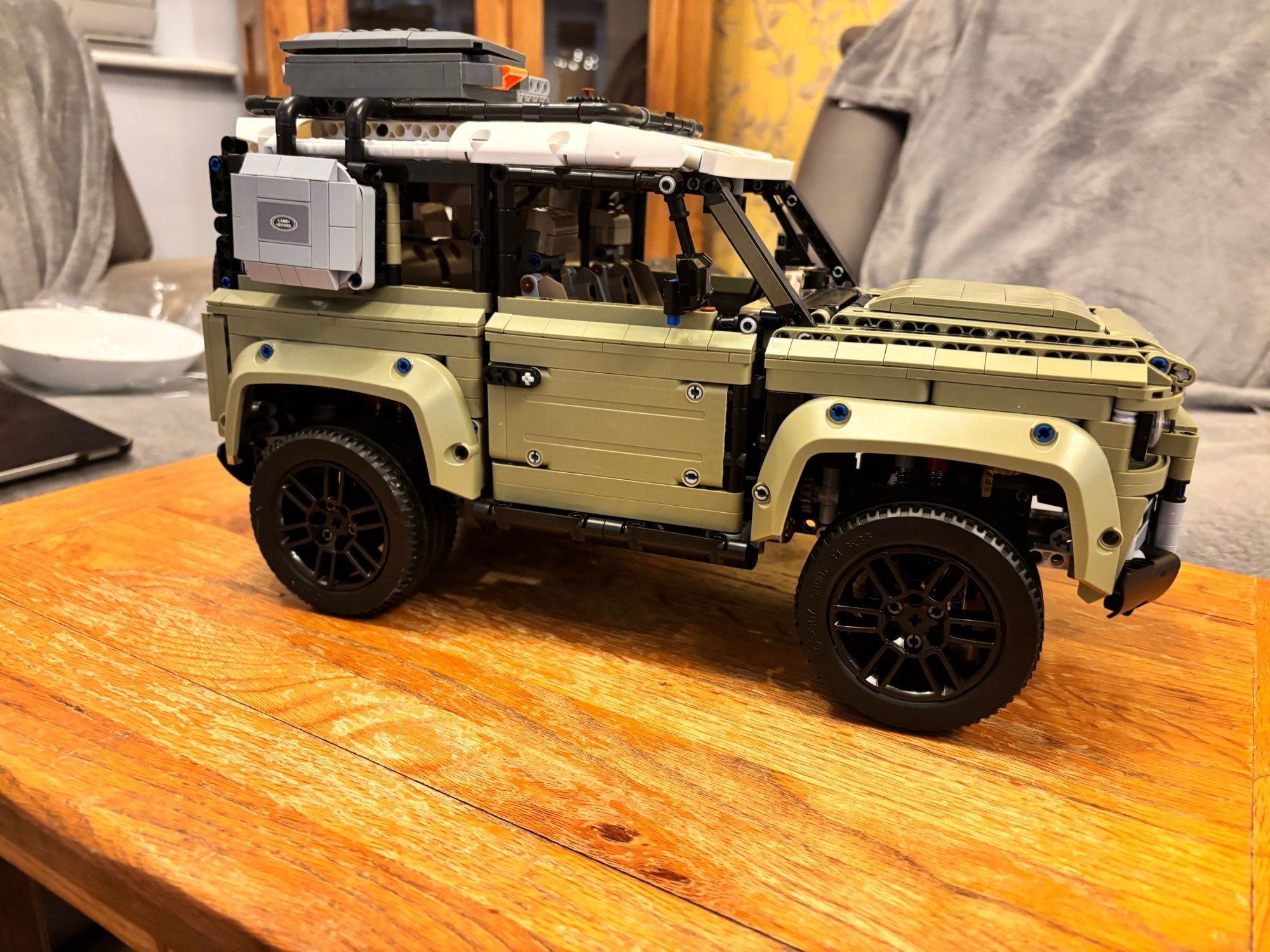 Конструктор 1в1 Lego Technic 42110- Land
Rover Defender на 2573 дет